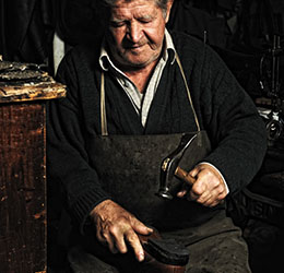 cobbler image tubby's shoe repair